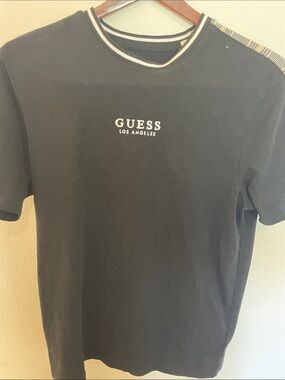GUESS Men's Black Los Angeles Logo Tee with Contrast Collar